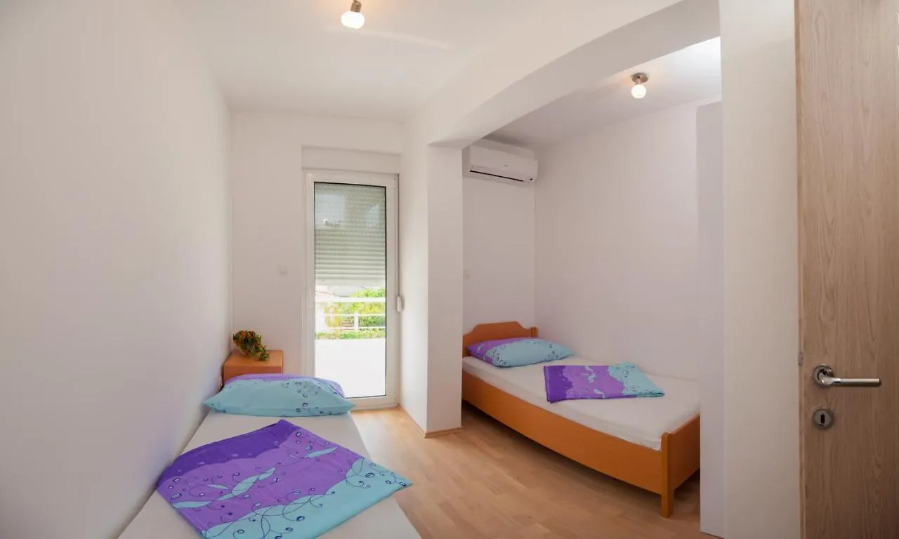 Villa Rozac تروغير 0*,
